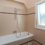 Σπίτι διακοπών 2 *