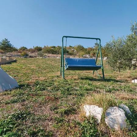 Cozy In With Outdoor Swimming Pool *